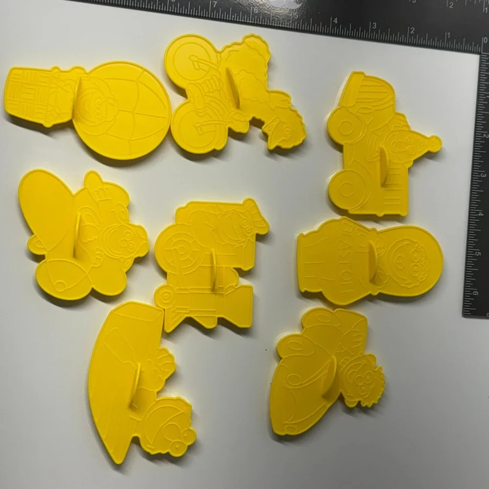 Wilton Sesame Street Going Places 8 Cookie Cutters Elmo Big‎ Bird Cookie Baking